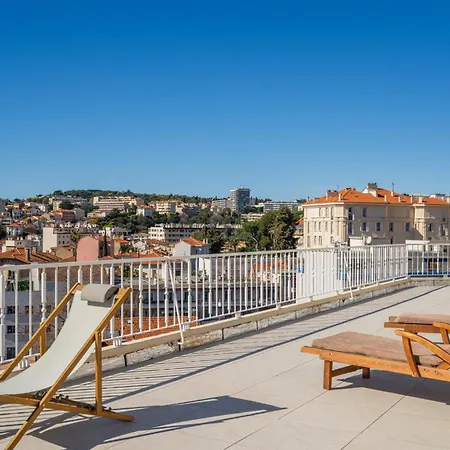 Avec Terrasse Et Vue *