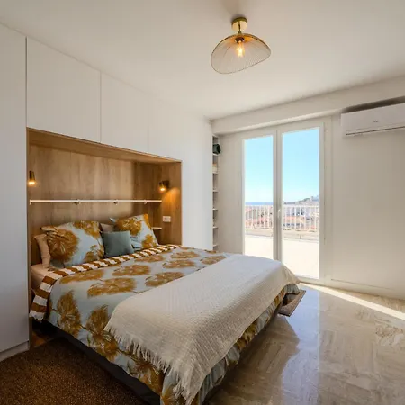 Avec Terrasse Et Vue *