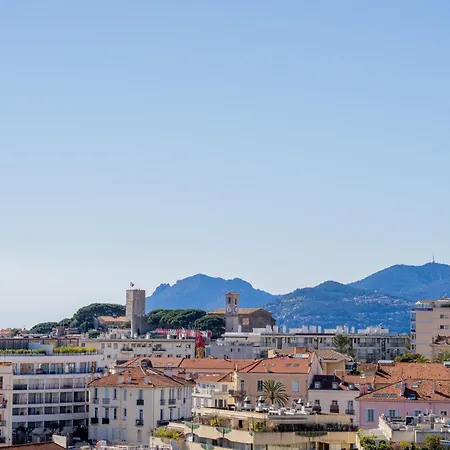 Avec Terrasse Et Vue Apartamento