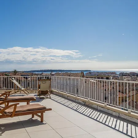 Avec Terrasse Et Vue Cannes