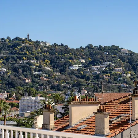 Avec Terrasse Et Vue Apartamento