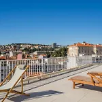 Avec Terrasse Et Vue *